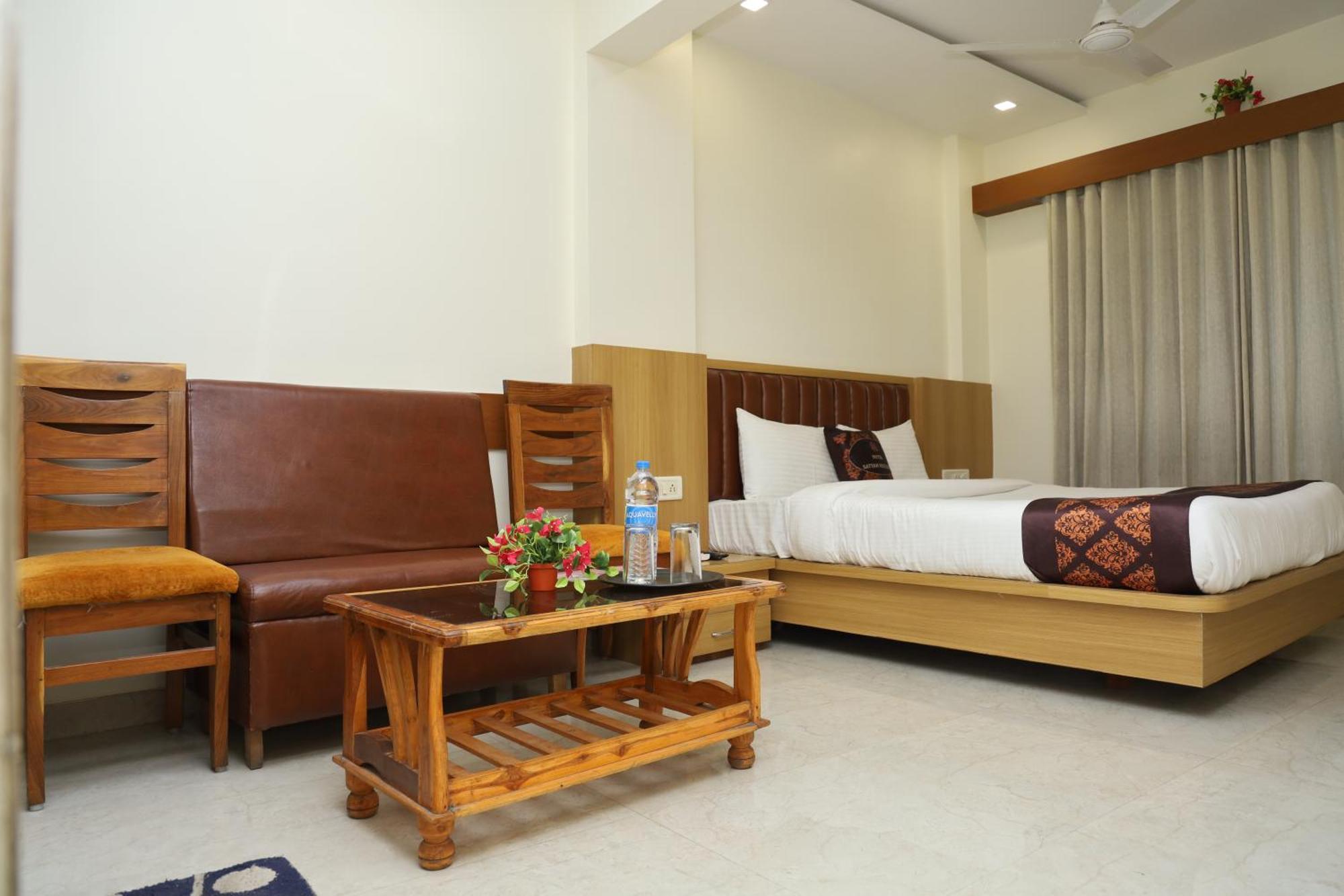 Hotel Satyam Residency 纳威孟买 外观 照片
