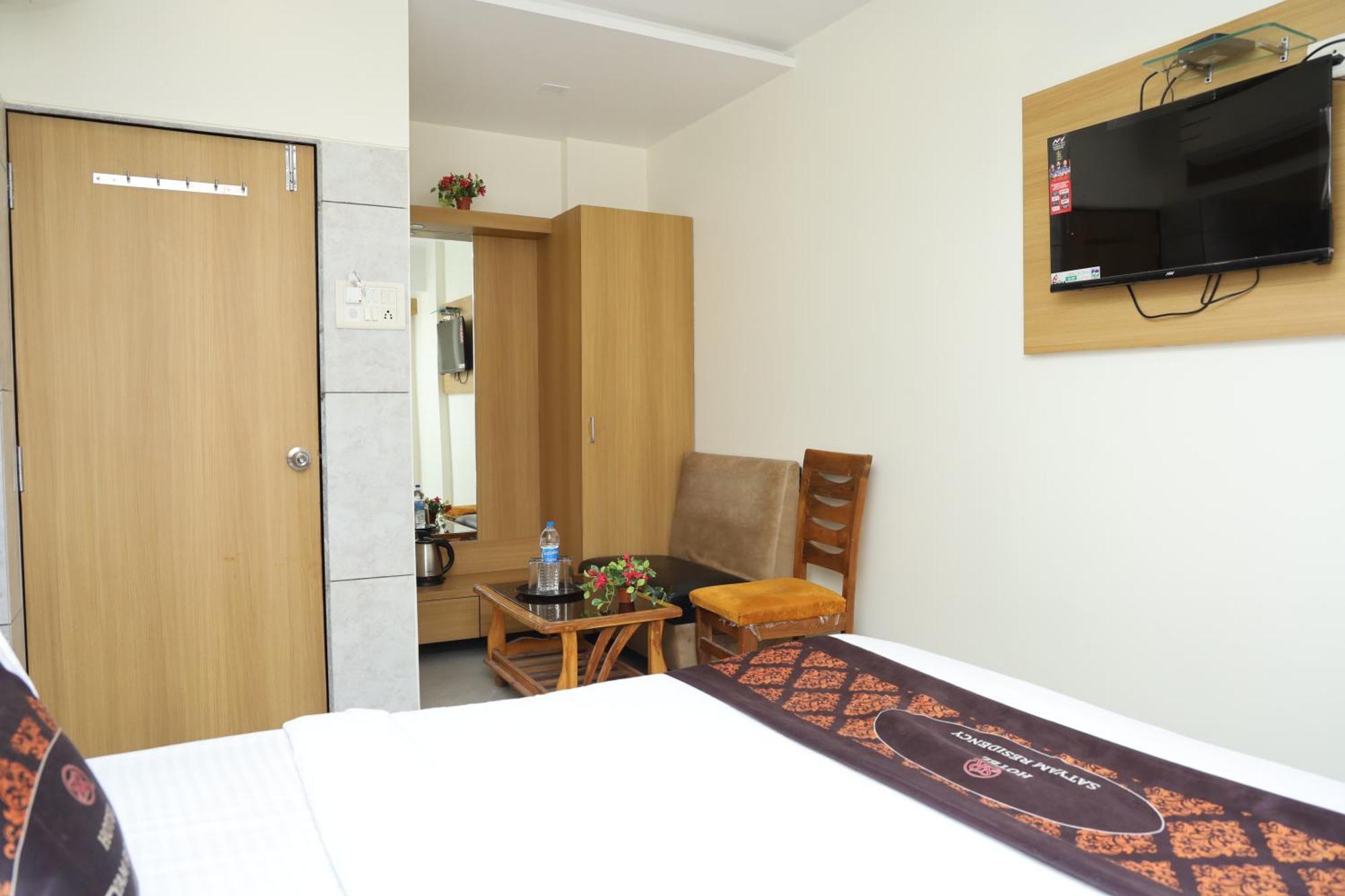 Hotel Satyam Residency 纳威孟买 外观 照片