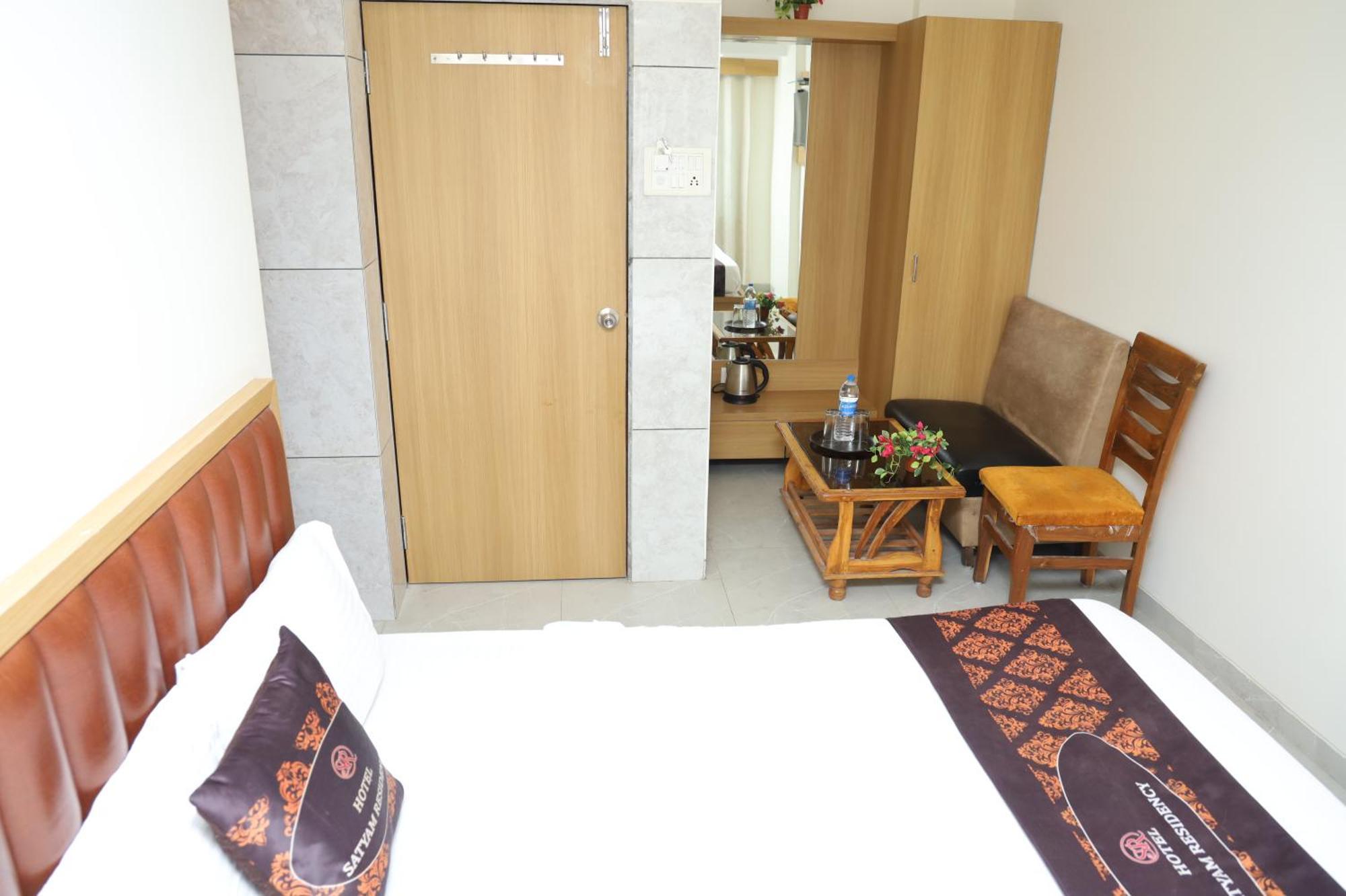 Hotel Satyam Residency 纳威孟买 外观 照片